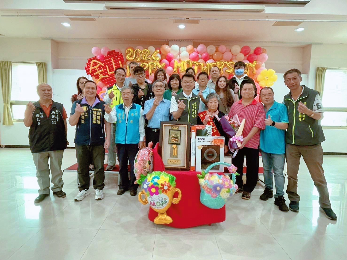07.金山區級模範母親磺港里黃富