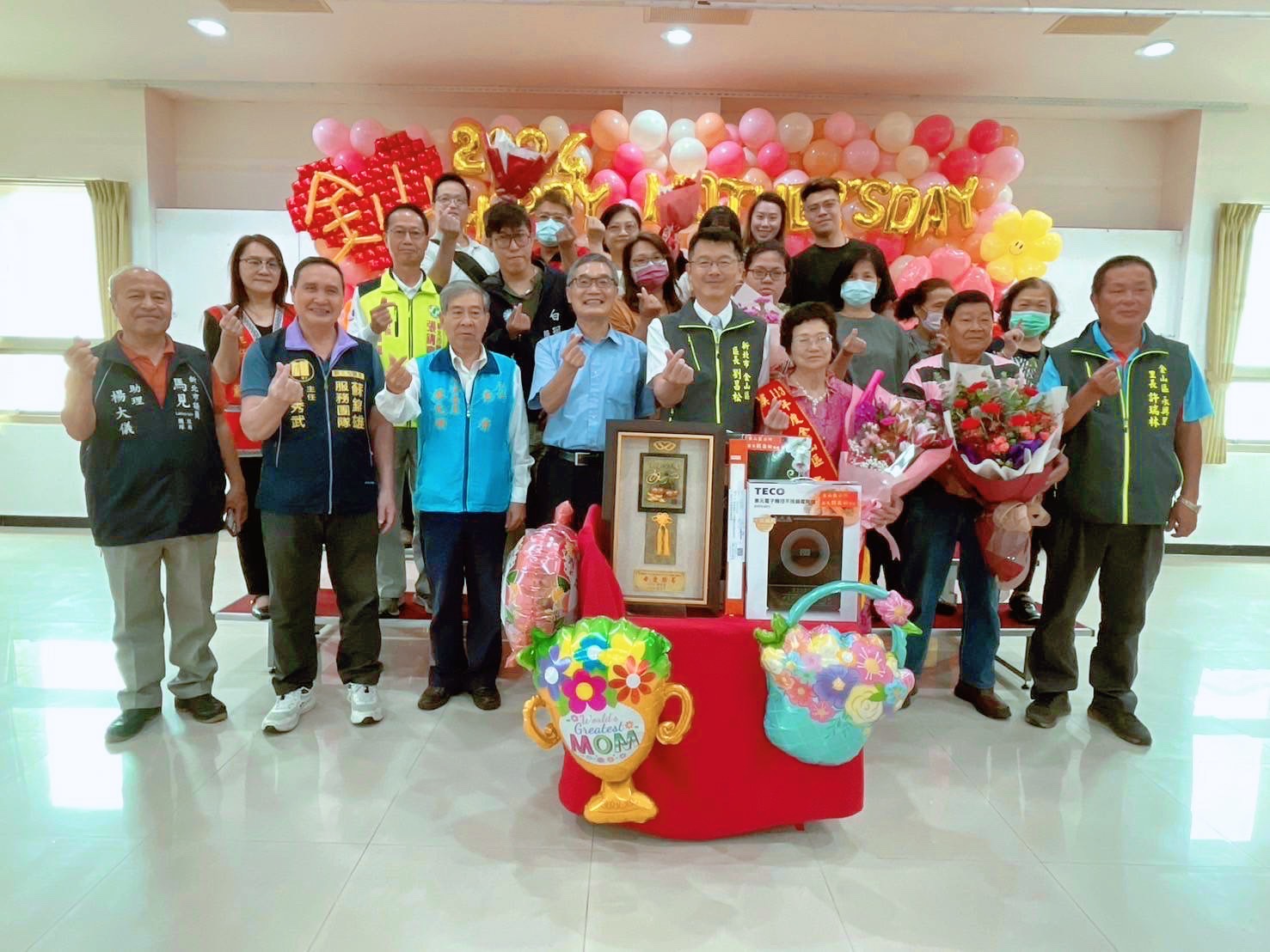 12.金山區級模範母親永興里李謝寶碧