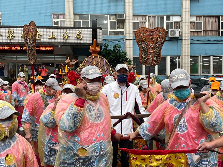 金包里二媽回野柳海蝕洞祭典起駕後出發遶境