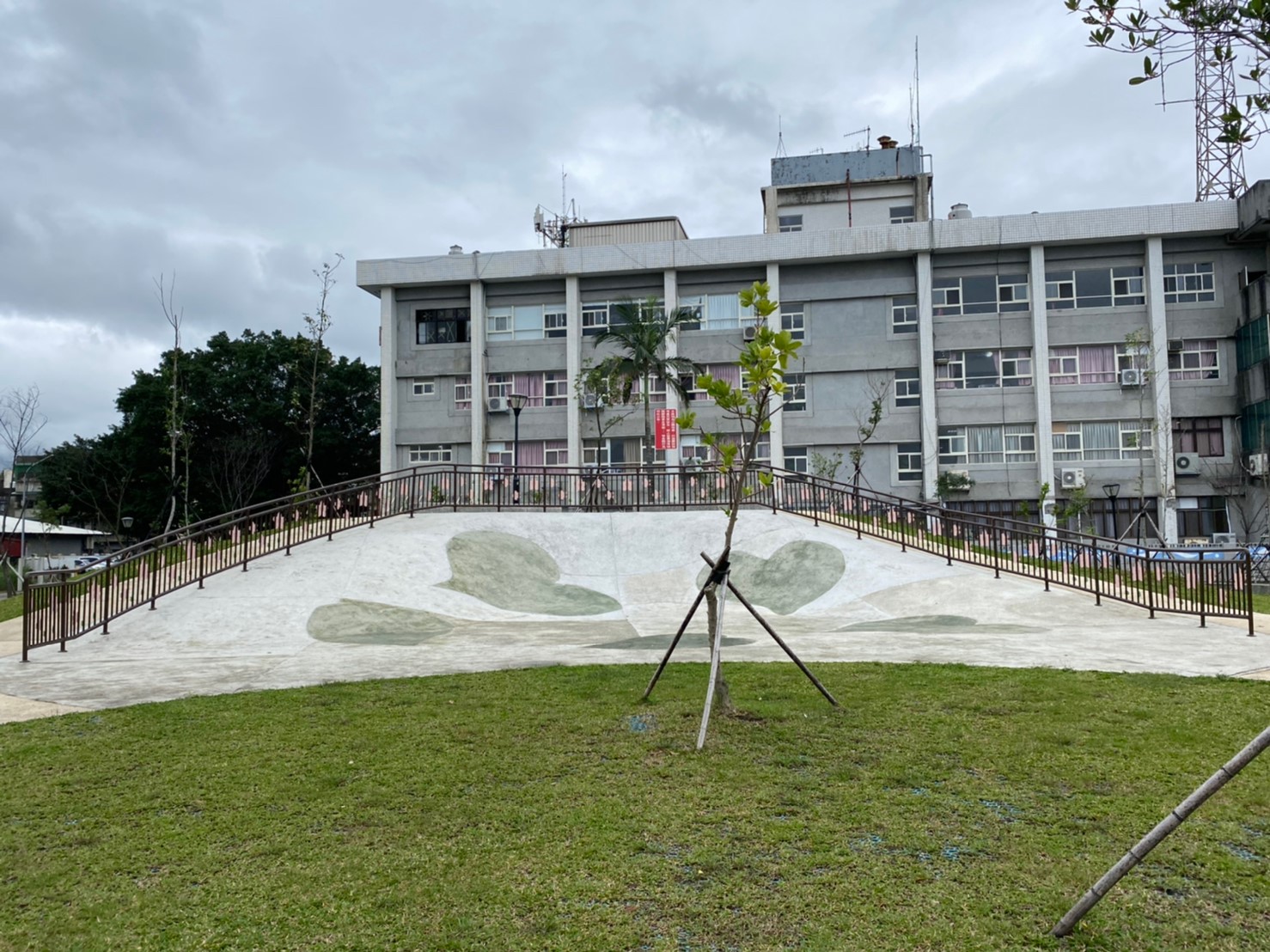 △櫻花造型欄杆