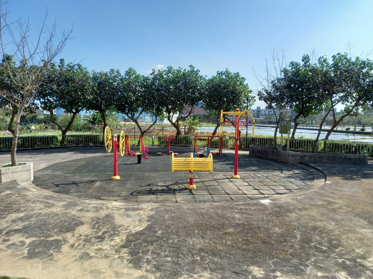 △戶外兒童遊具