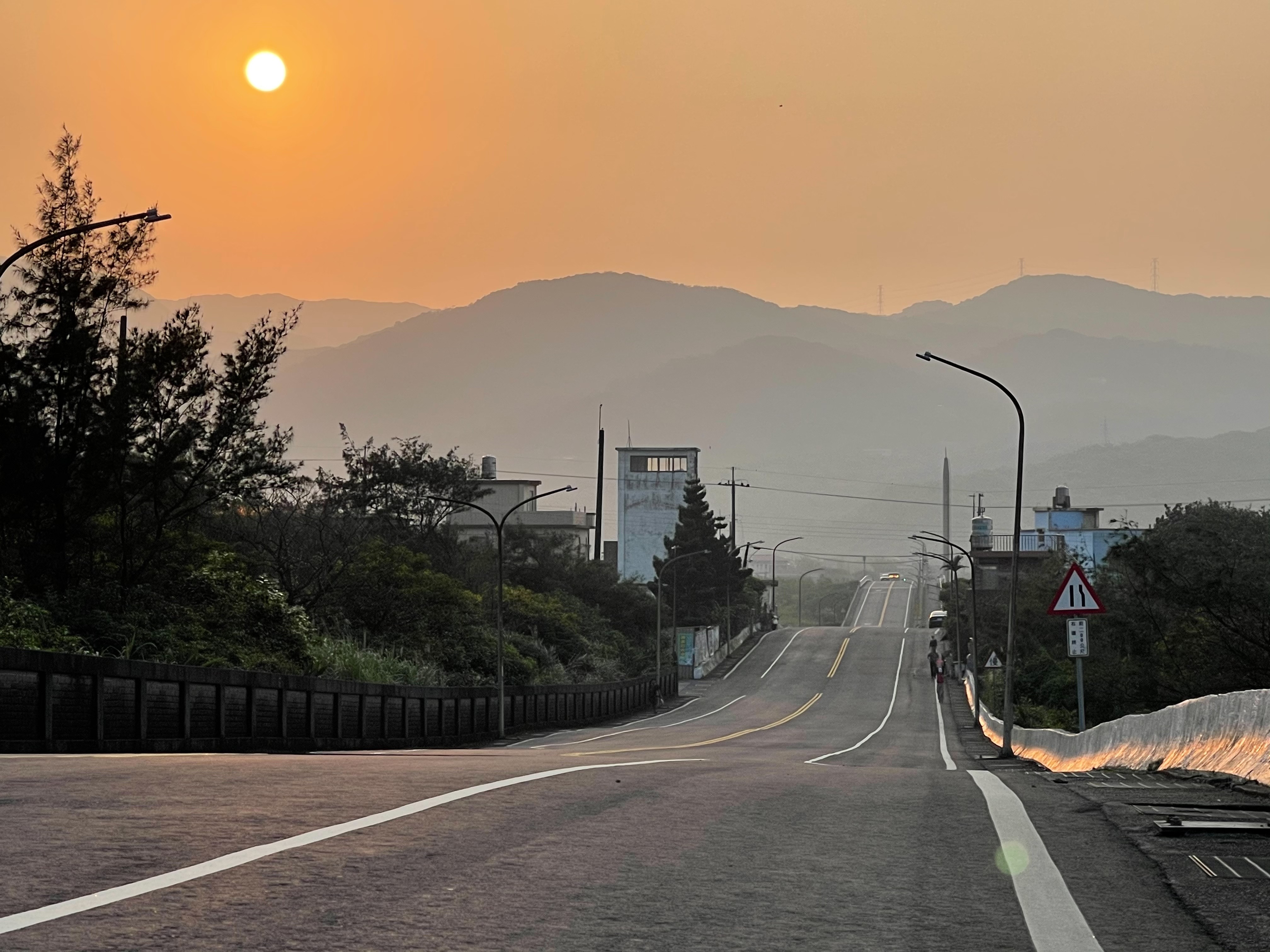 磺清路夕照