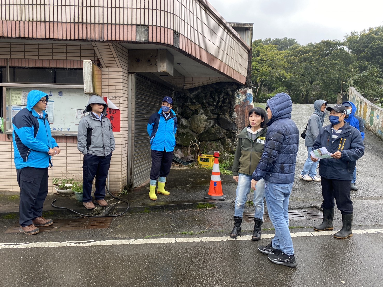 兩湖里北25區道施工改善前周雅玲議員會勘