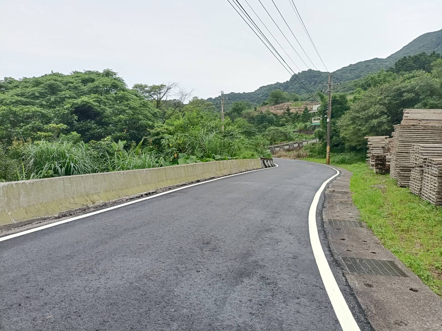 兩湖里北25區道施工改善後現況1