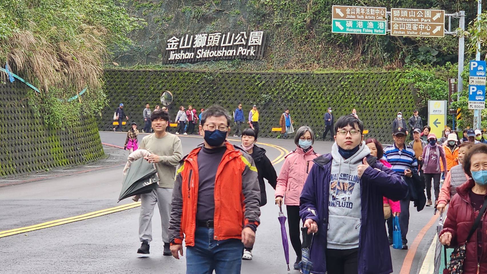 櫻花健走隊伍綿延不絕