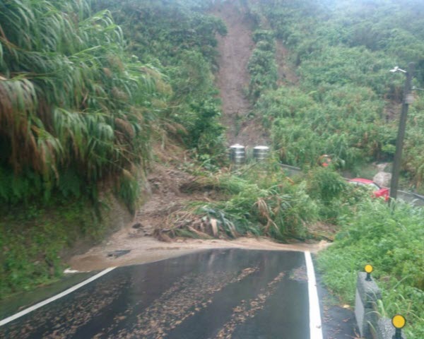 永興里濆水道路邊坡崩塌　